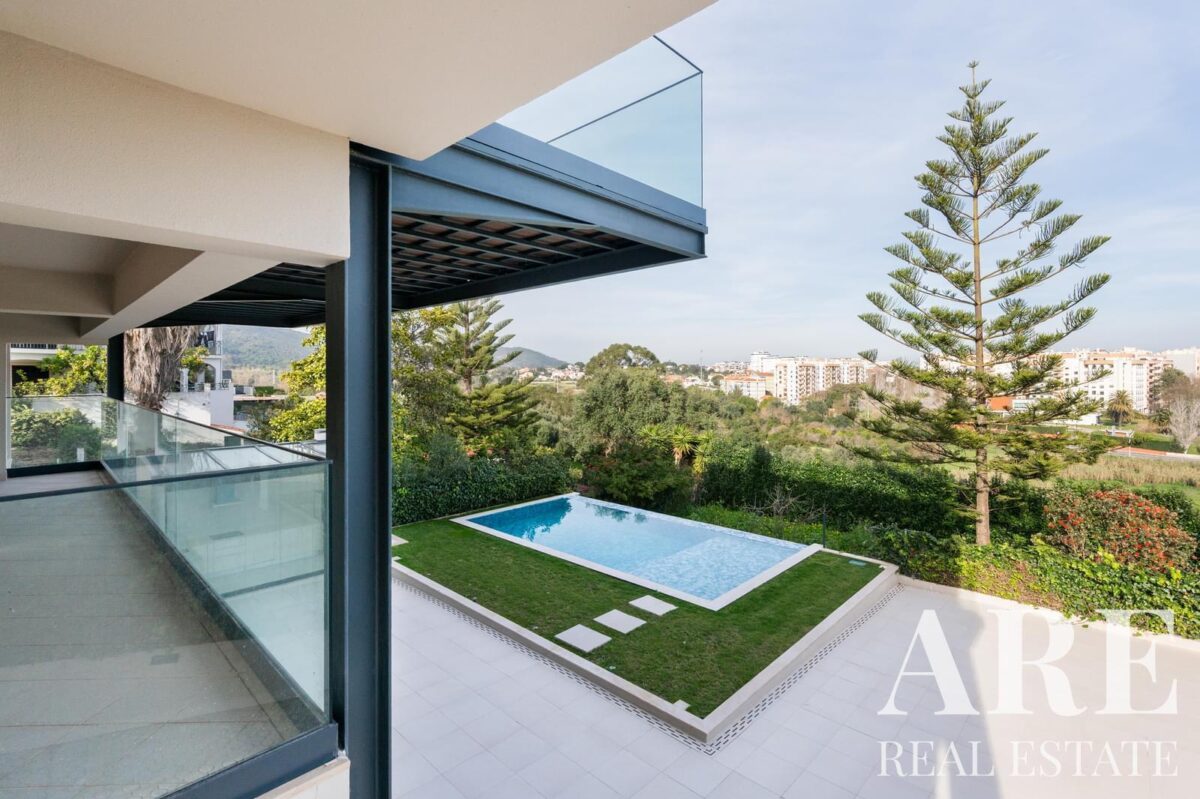 Villa 7 habitaciones en venta en Setubal • ARE35810