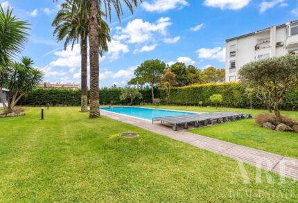 Apartamento 4 habitaciones en venta en Vila Rosa Maria, Parede, Cascais, Lisbon