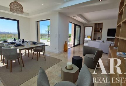 Villa 4 habitaciones en venta en Quinta de Faro, Faro, Algarve