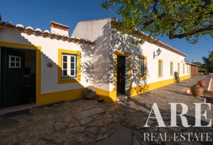 Casa de campo 8 habitaciones en venta en Cabeço de Vide, Fronteira, Portalegre &bull; ARE40170
