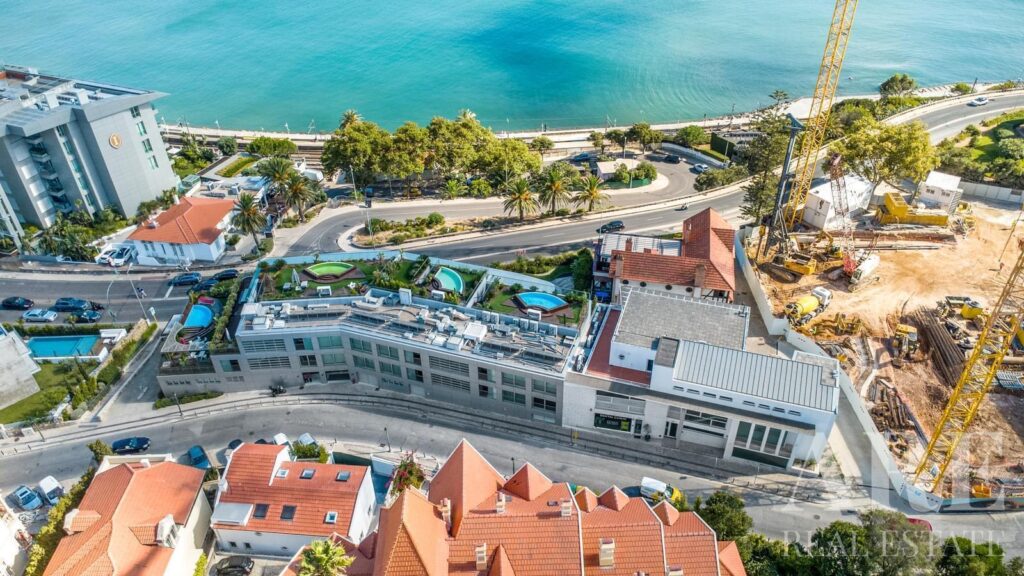 Appartement 2 chambres à vendre à Monte Estoril, Cascais, Portugal &bull; ARE36885