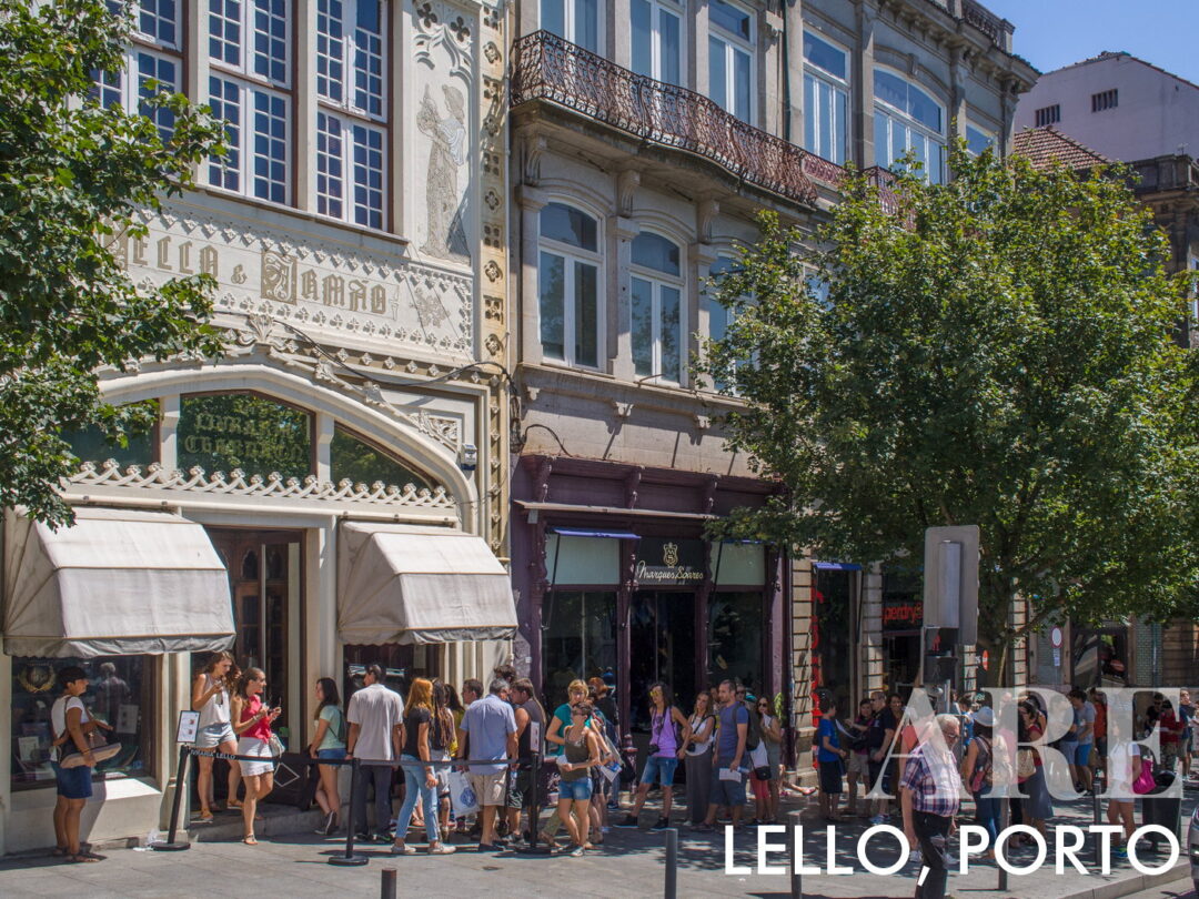 Porto 6 Entrada na Livraria Lello