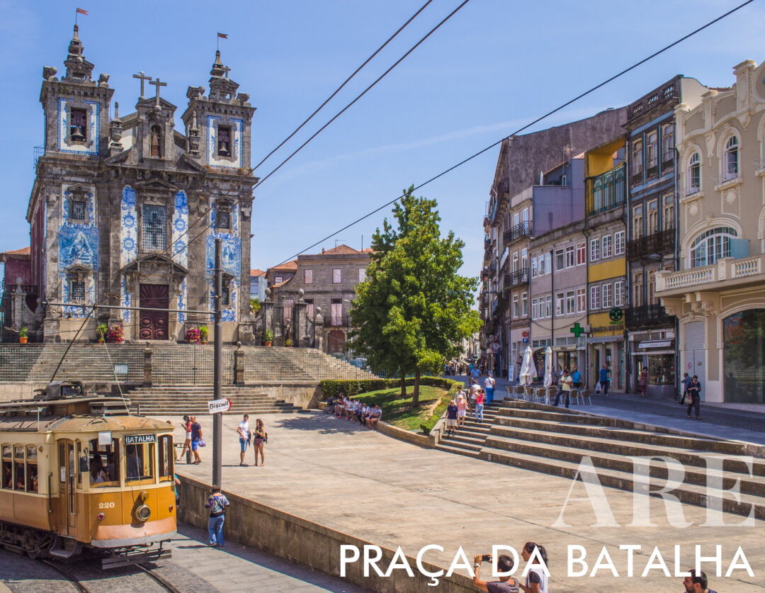 Porto 37 Praça da Batalha com a Igreja de Santo Ildefonso