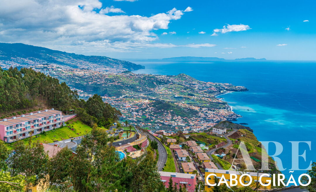 The skywalk is located on the southern coast of Madeira. It offers breathtaking views of the ocean, the cliffs, and the nearby town of Câmara de Lobos. It’s just a short 15-minute drive from Funchal, the main city.