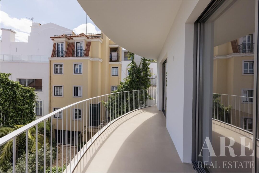 Villa for sale in Lapa, Lisbon
