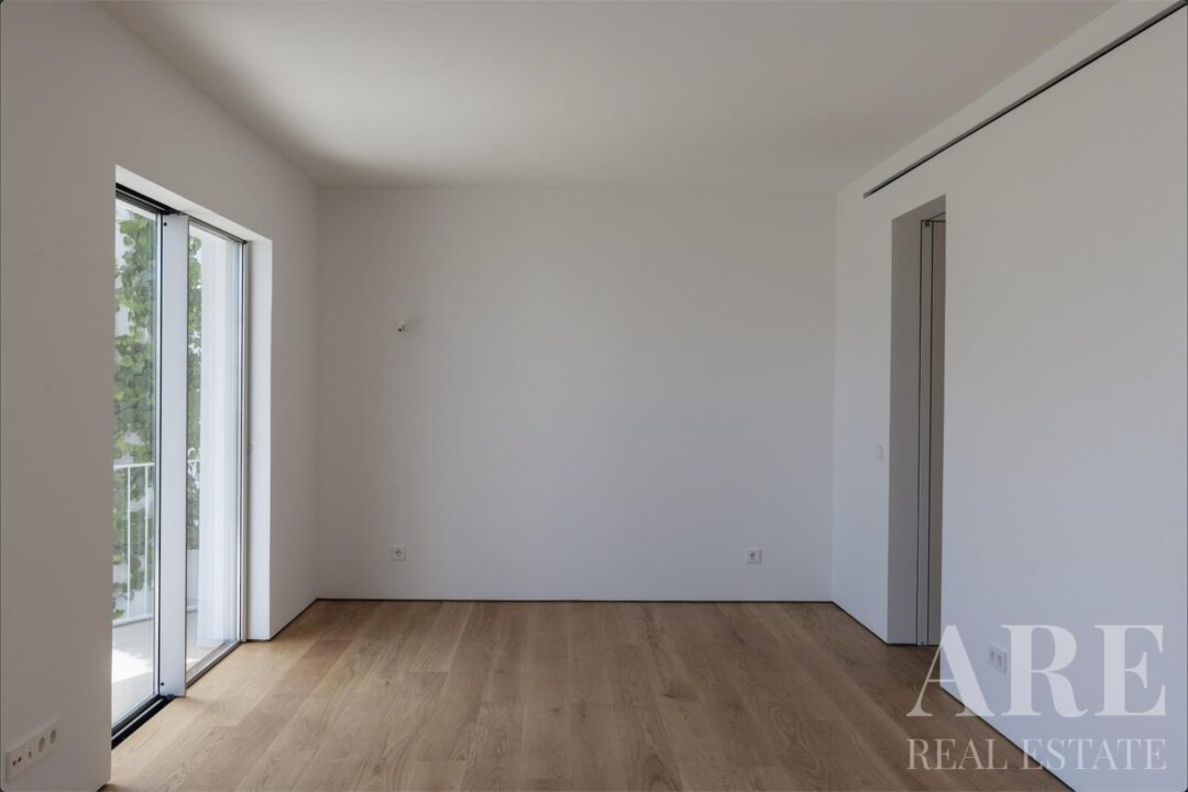 Villa for sale in Lapa, Lisbon