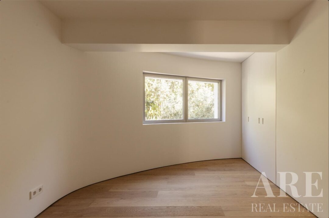 Villa for sale in Lapa, Lisbon