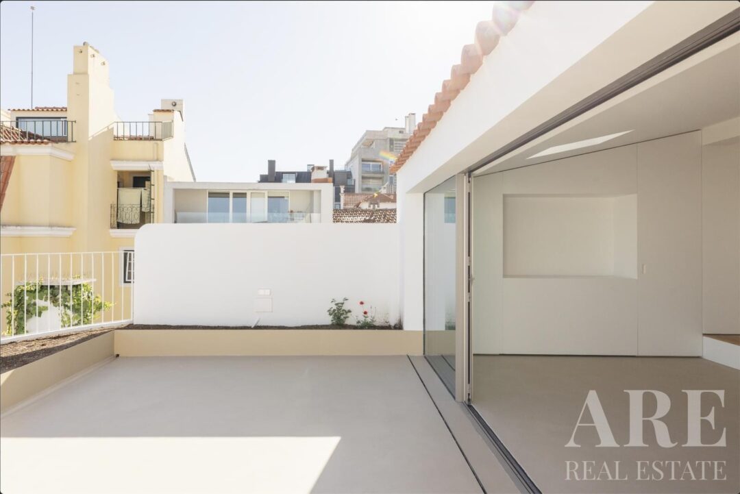 Villa for sale in Lapa, Lisbon