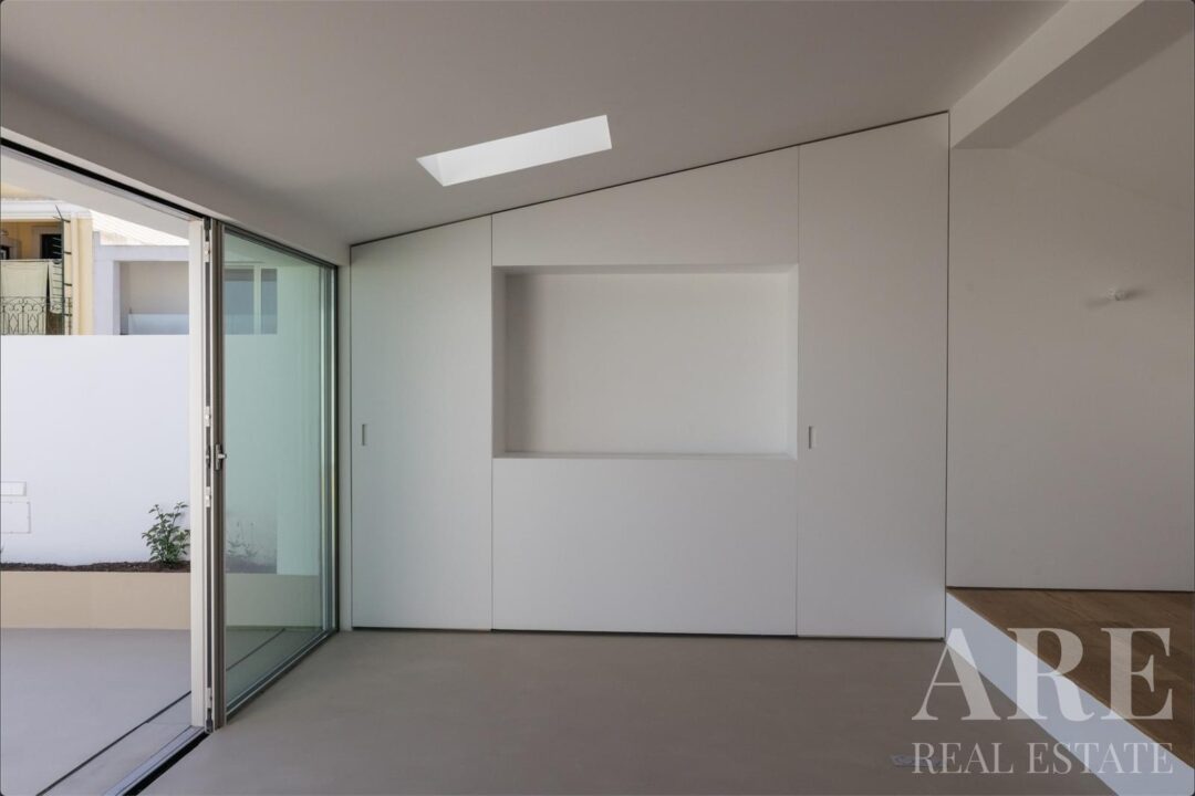 Villa for sale in Lapa, Lisbon