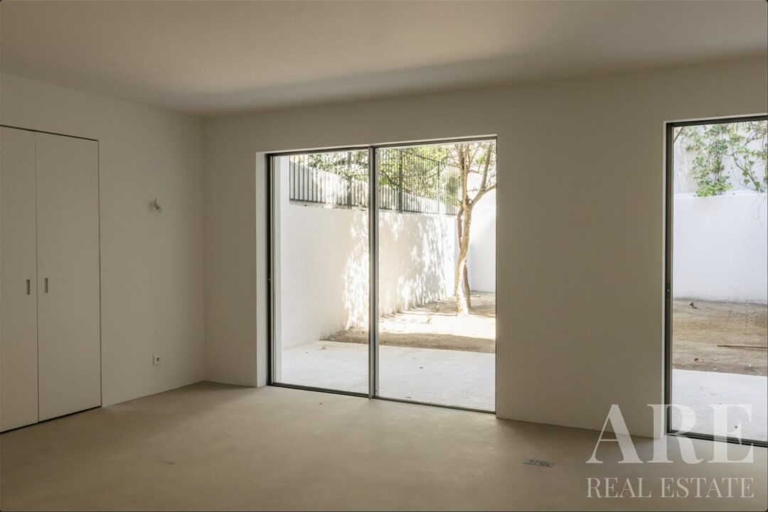 Villa for sale in Lapa, Lisbon