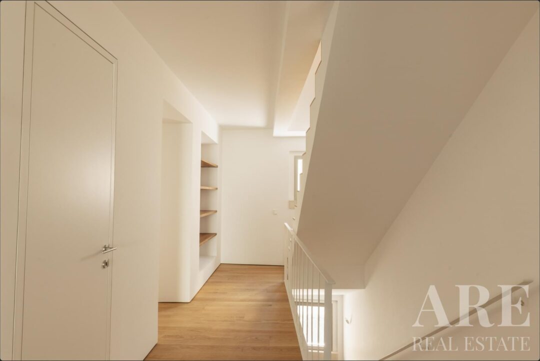 Villa for sale in Lapa, Lisbon