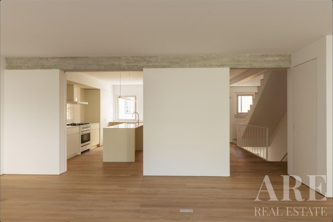 Villa for sale in Lapa, Lisbon
