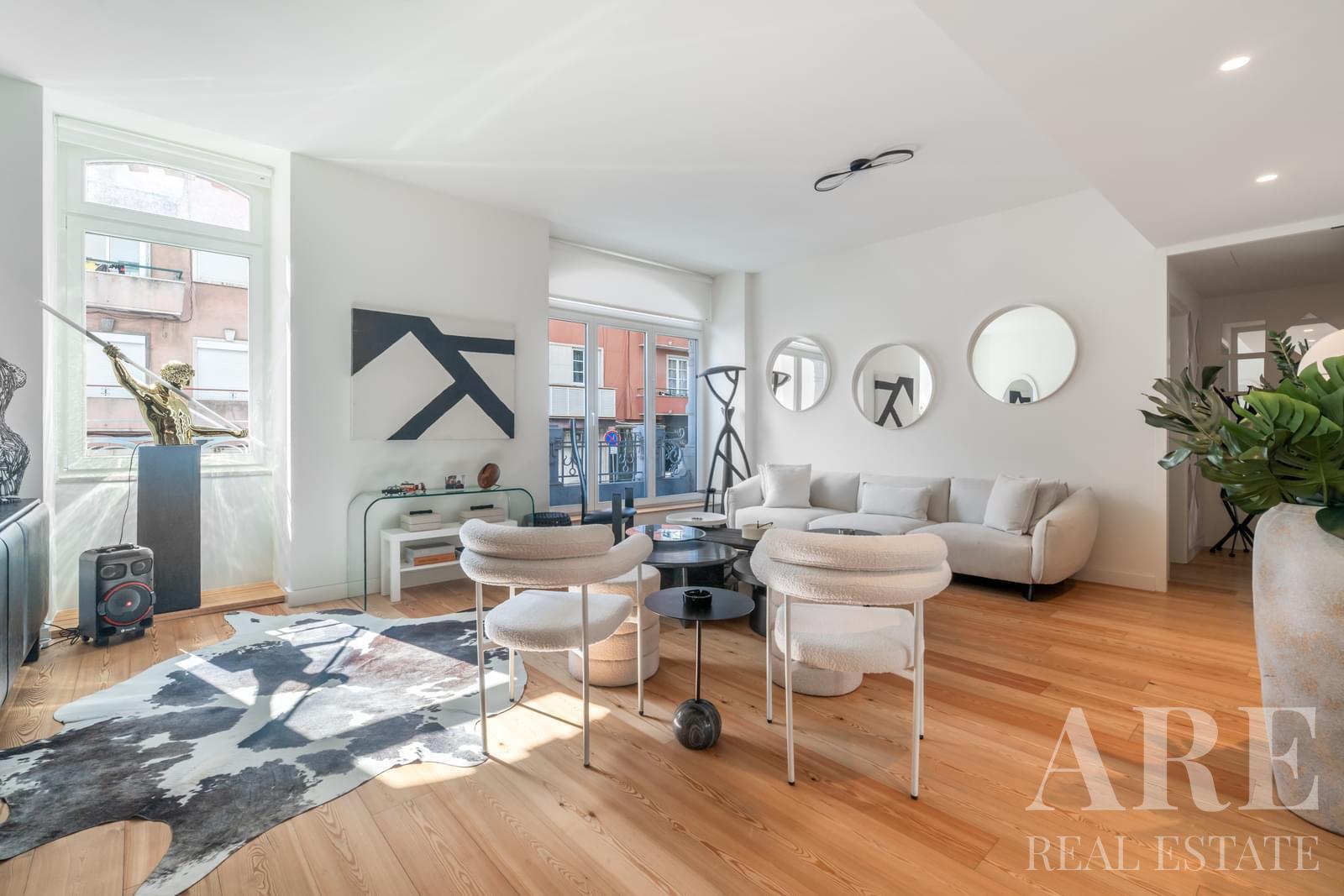 Apartment for sale in Conde de Lima, Avenida Duque de Loulé, Lisbon 1 Apartment for sale in Avenida Duque de Loulé, Lisbon