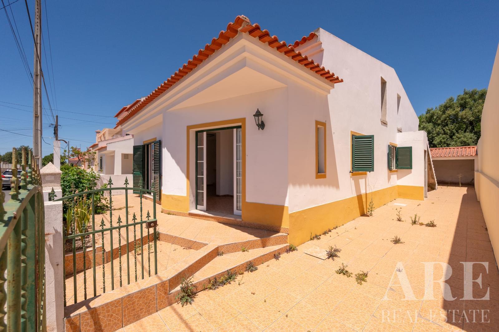 Villa for sale in Grandola