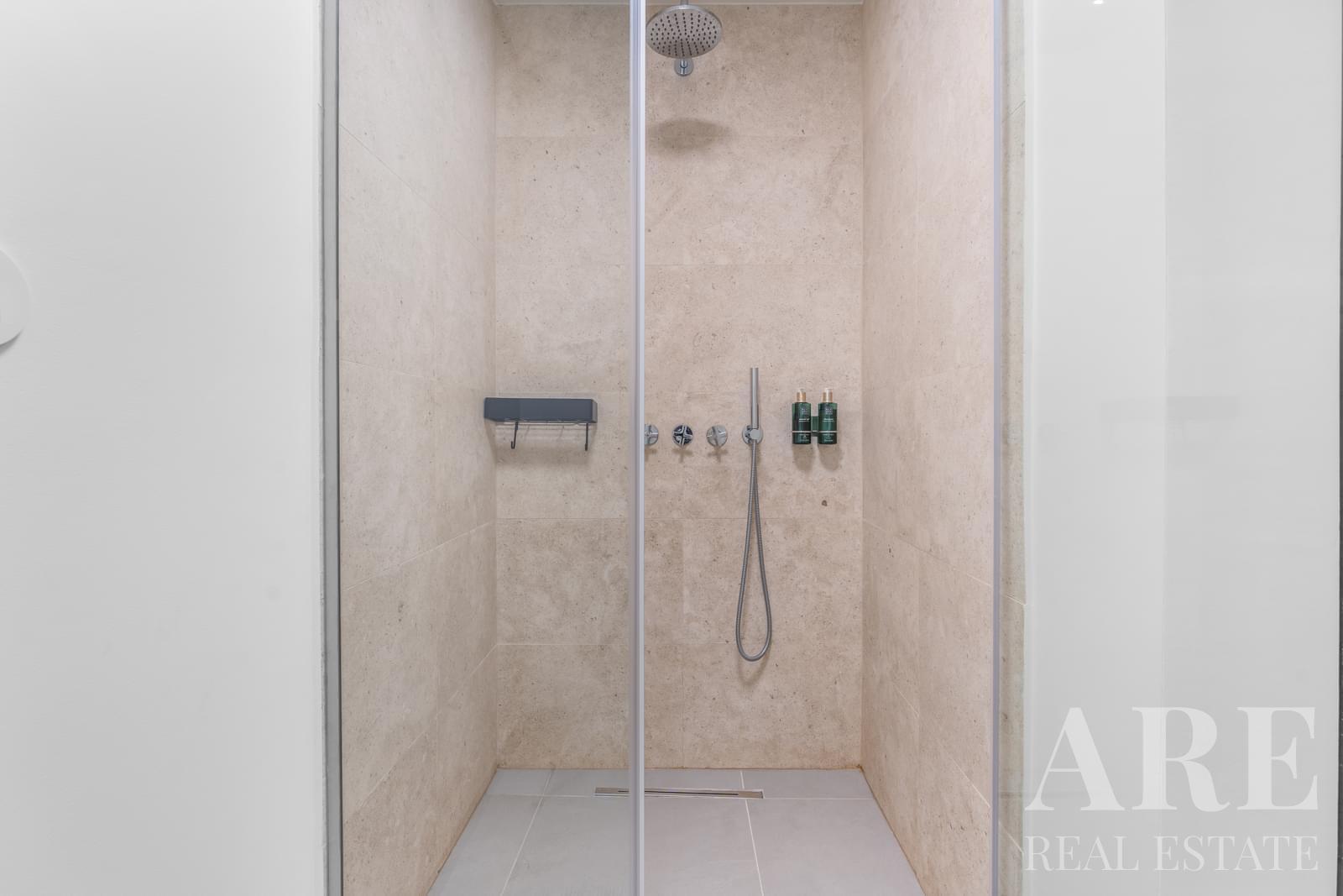 Apartment for sale in South Chiado, Chiado, Lisbon 19 Apartment for sale in Misericórdia, Lisbon