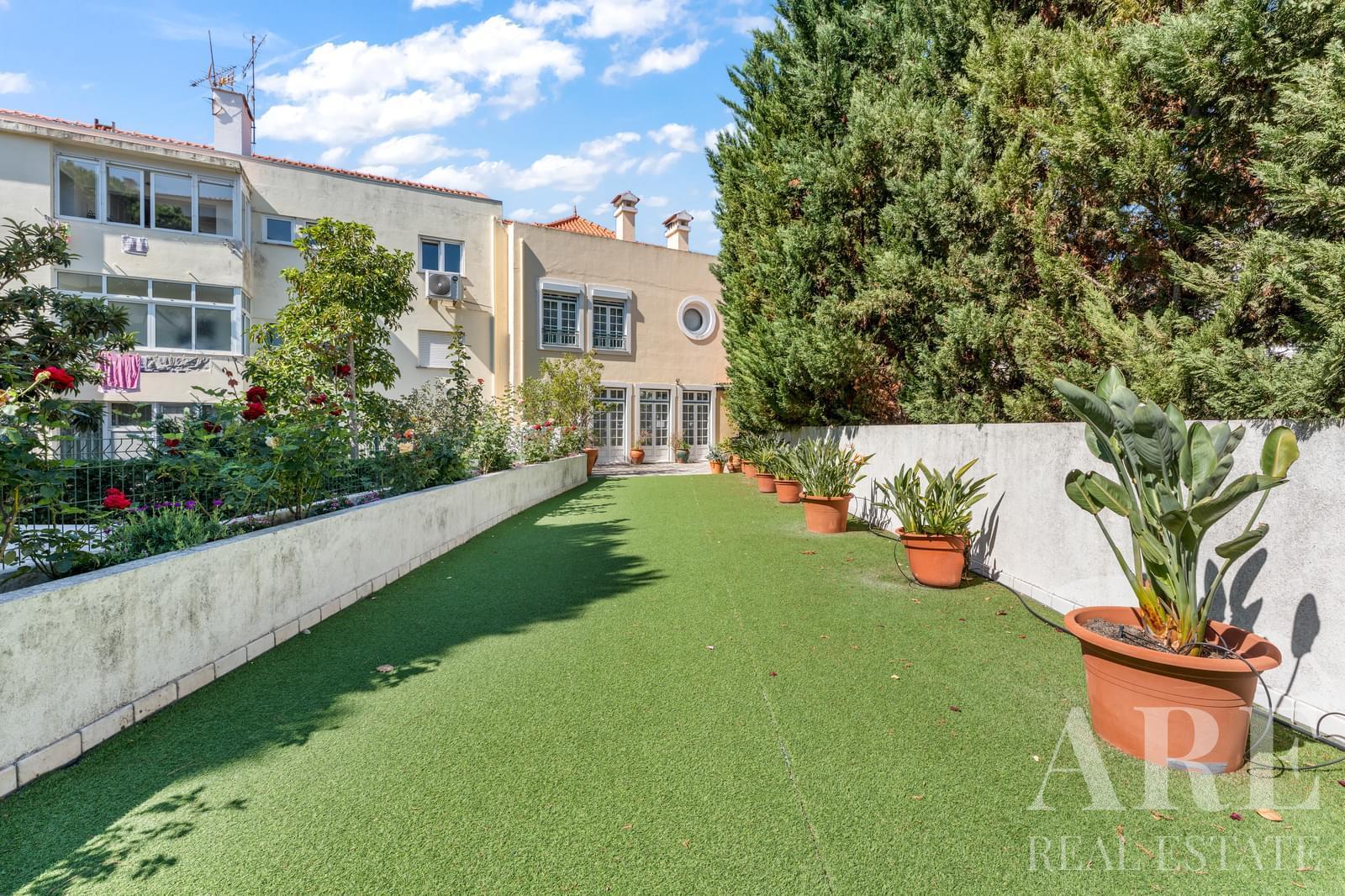 Villa for sale in Parede, Cascais 23 Villa for sale in Parede, Cascais