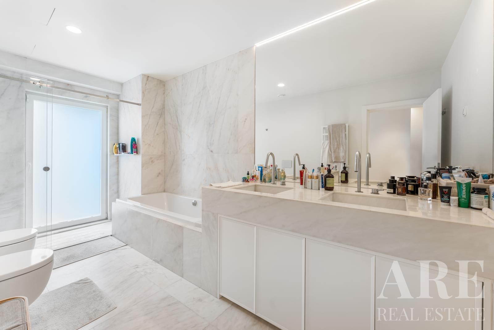 Apartment for sale in Duque de Loulé, Lisbon 23 Apartment for sale in Duque de Loulé, Lisbon