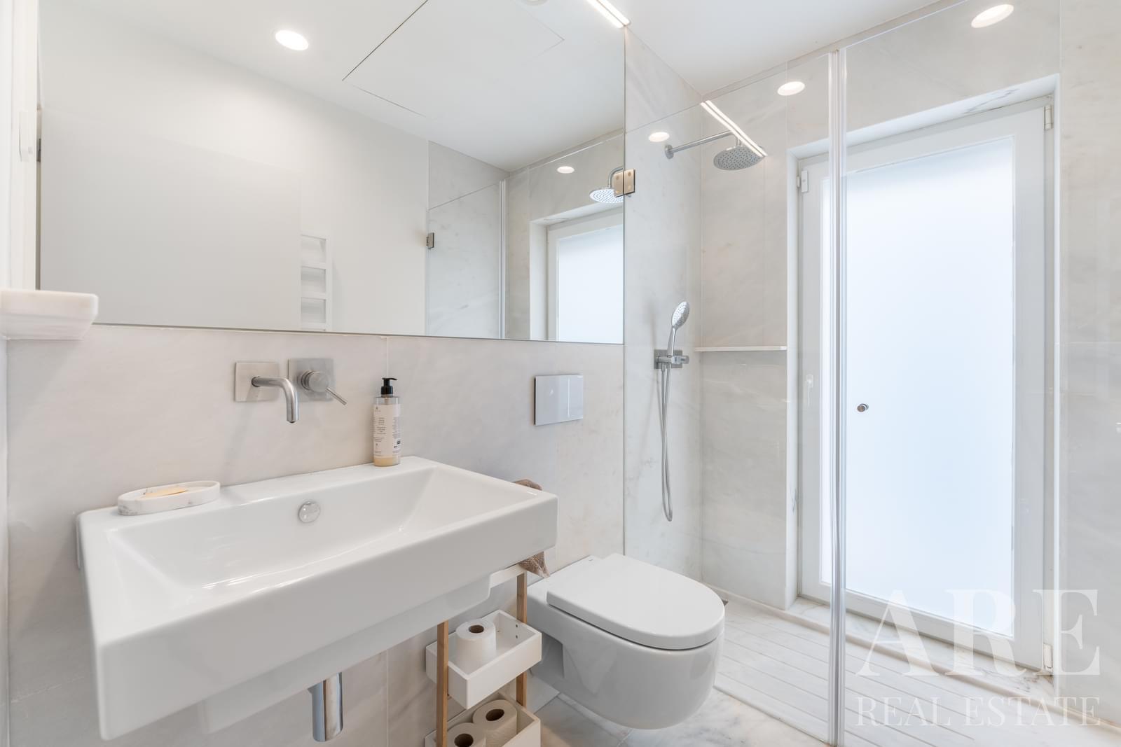 Apartment for sale in Duque de Loulé, Lisbon 26 Apartment for sale in Duque de Loulé, Lisbon