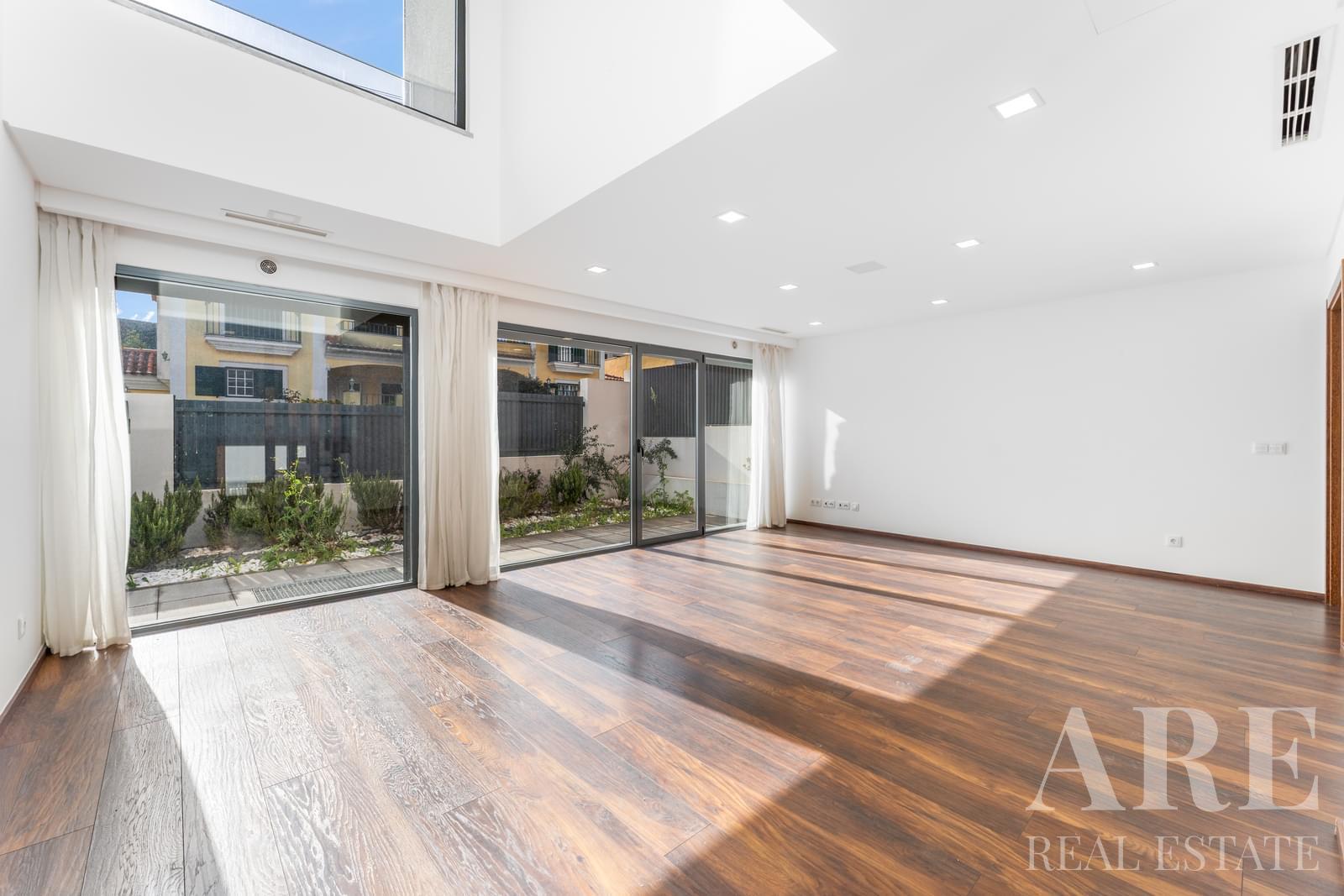 Villa for sale in Atiba, Cascais