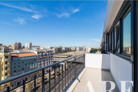 Apartment for sale in Entrecampos, Lisbon