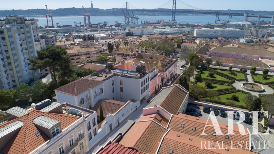 Apartment for sale in Real Calçada, Estrela, Lisbon