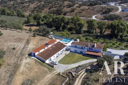 Farmhouse for sale in Ciladas, Vila Viçosa