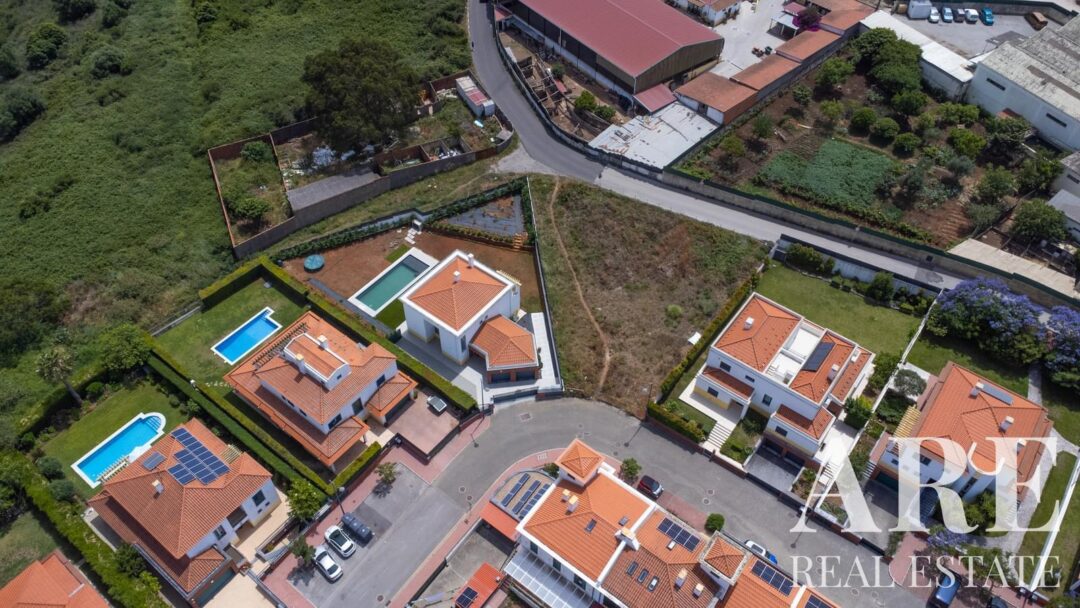 Plot for sale in Barcarena, Oeiras