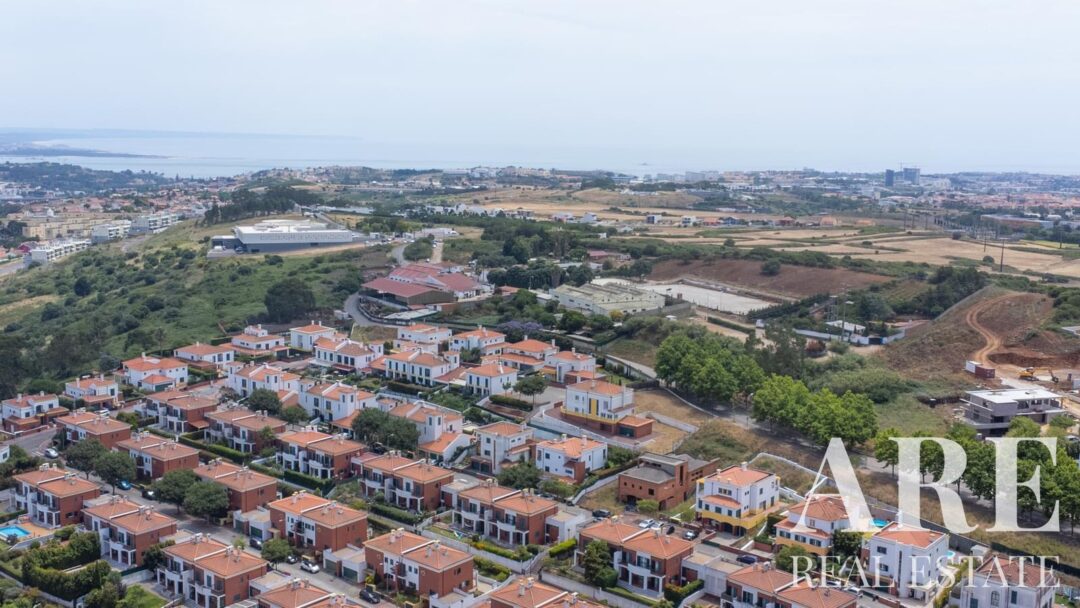 Plot for sale in Barcarena, Oeiras