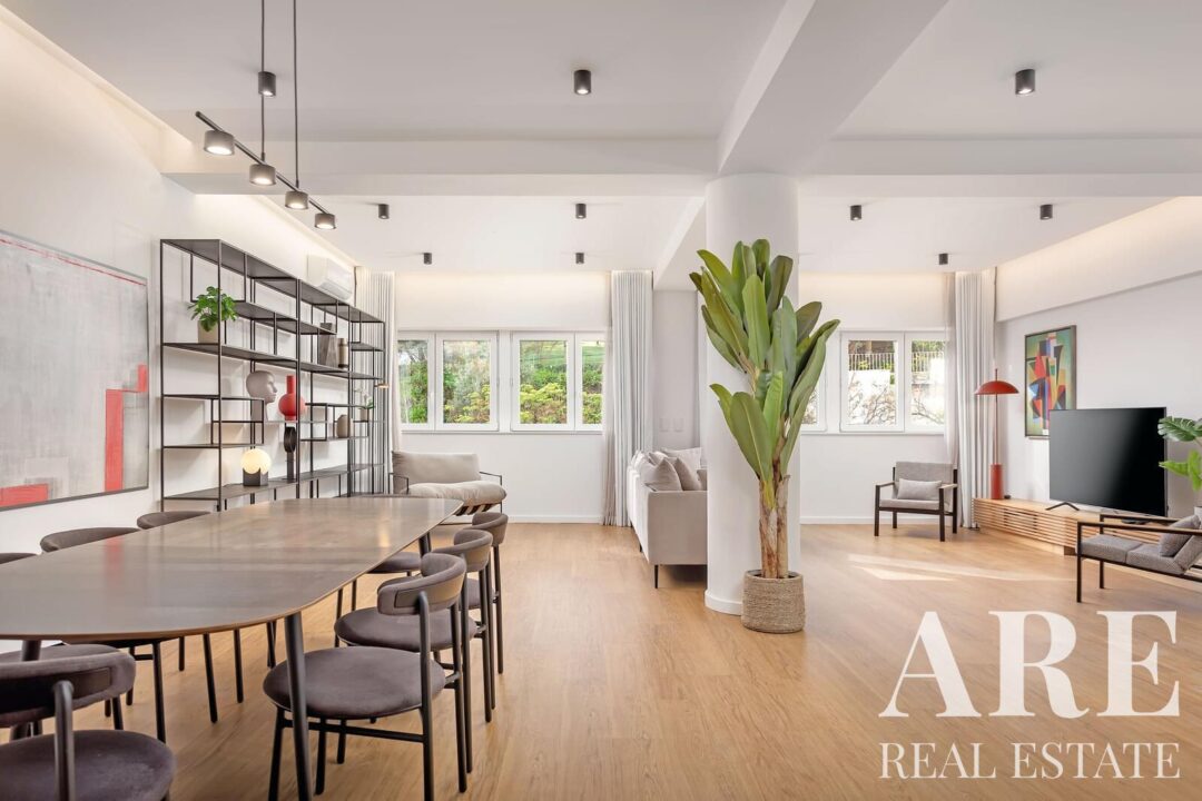 Apartment for sale in Infante Santo (Prazeres), Lisbon