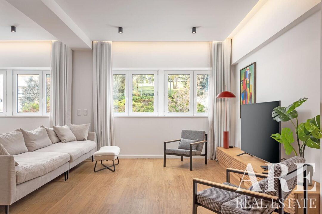 Apartment for sale in Infante Santo (Prazeres), Lisbon