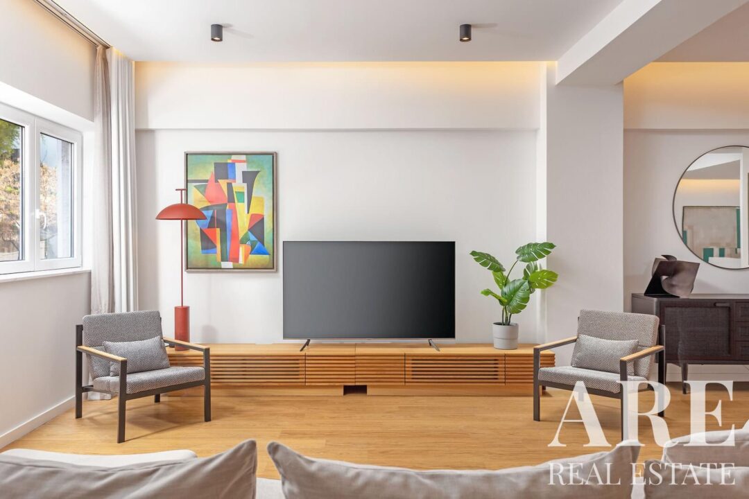 Apartment for sale in Infante Santo (Prazeres), Lisbon