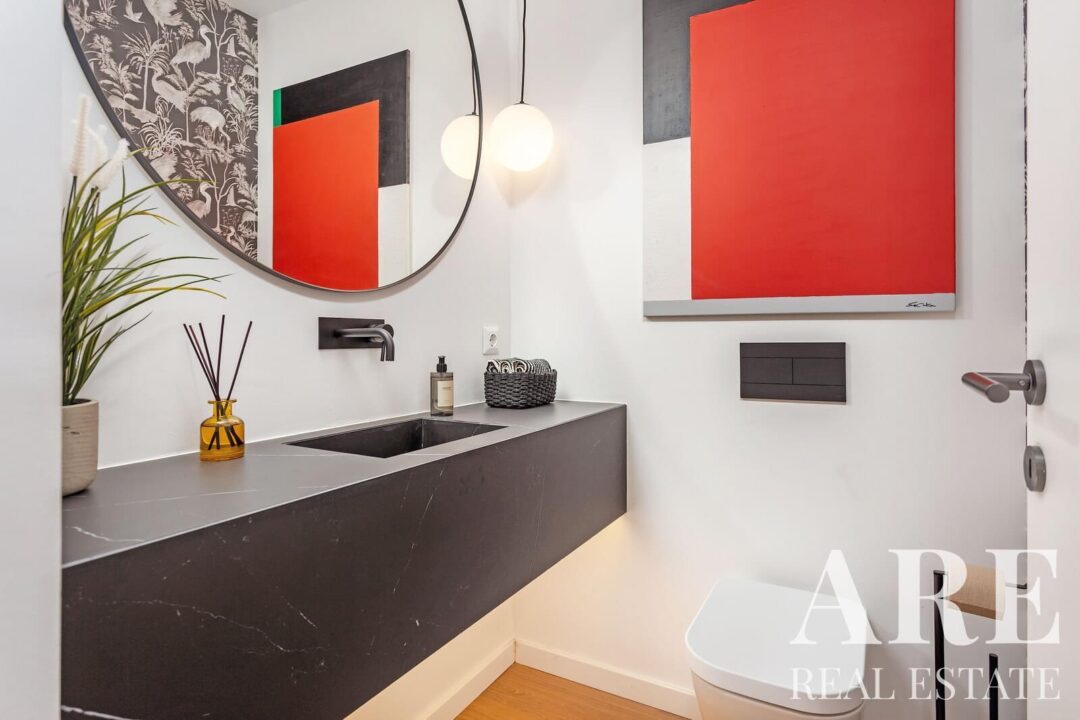 Apartment for sale in Infante Santo (Prazeres), Lisbon