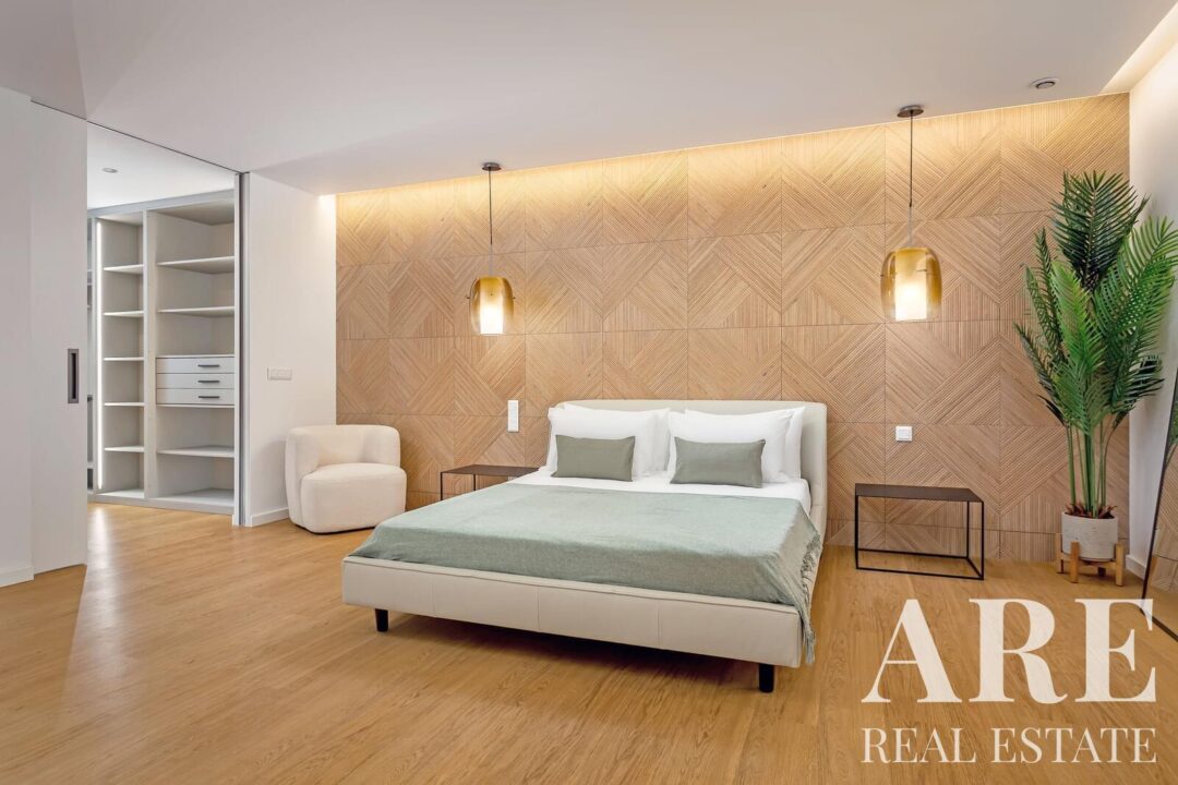 Apartment for sale in Infante Santo (Prazeres), Lisbon