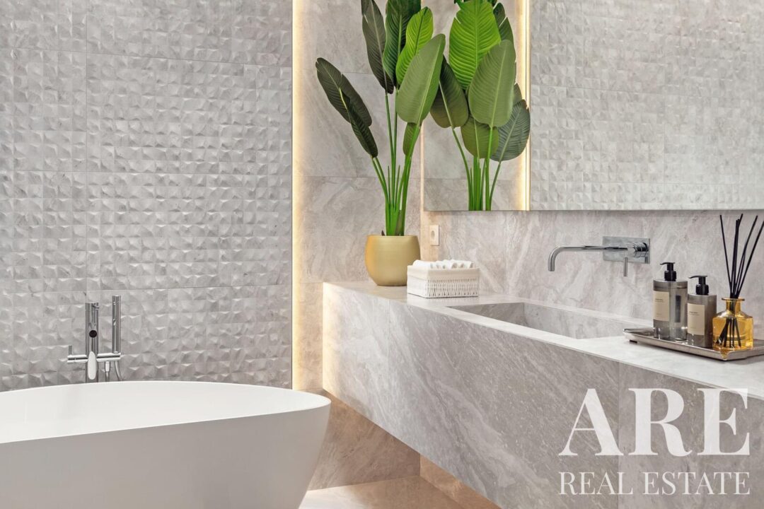 Apartment for sale in Infante Santo (Prazeres), Lisbon