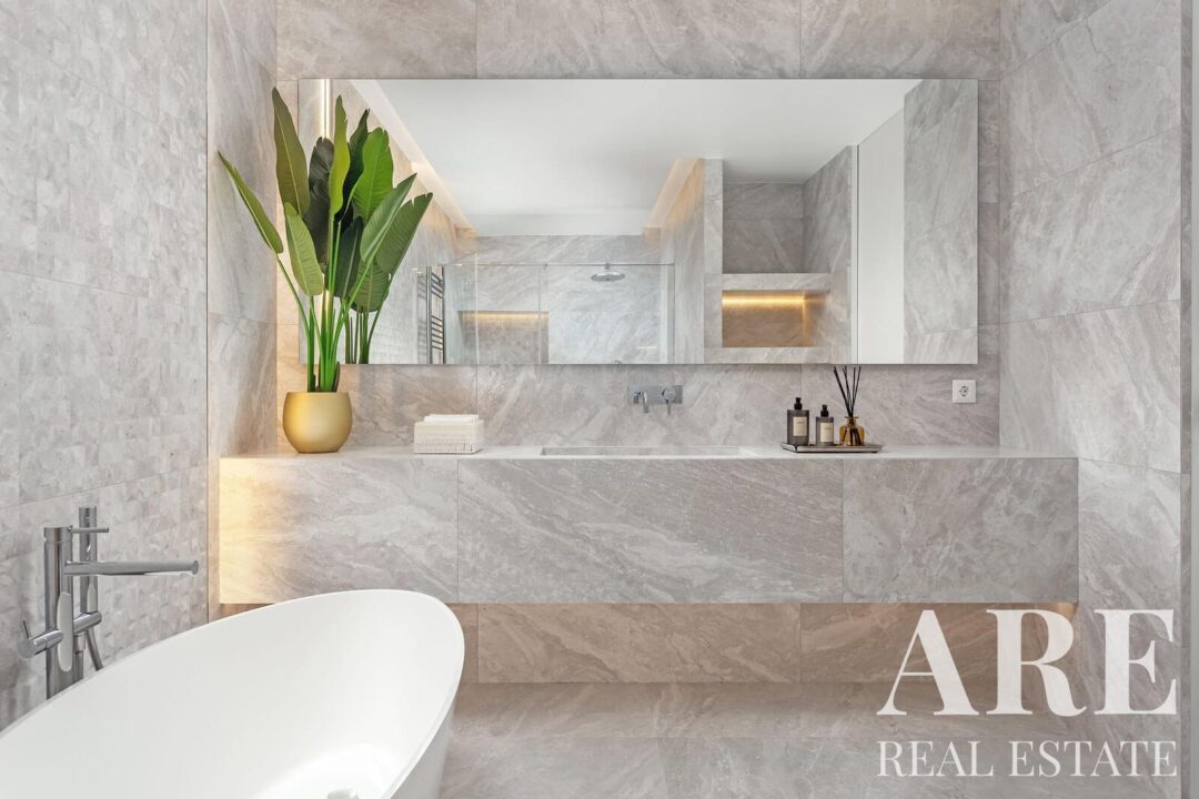 Apartment for sale in Infante Santo (Prazeres), Lisbon