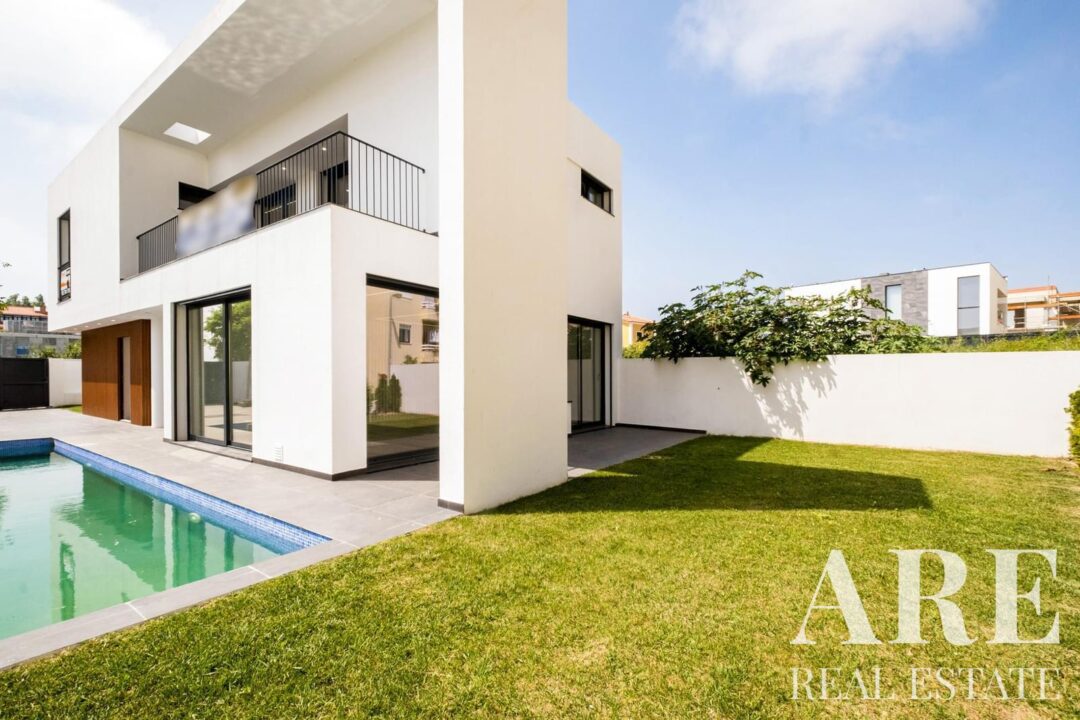 Villa for sale in São Miguel das Encostas (Carcavelos), Cascais