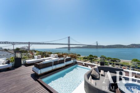 Apartment for sale in Junqueira, Lisbon