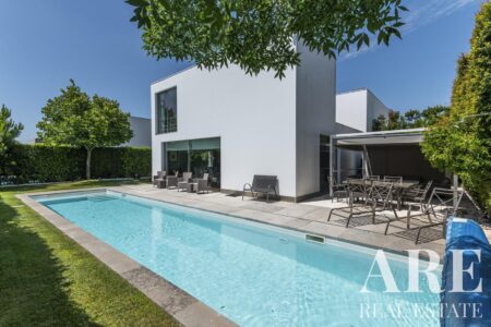 Villa for sale in Carnaxide, Oeiras