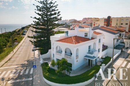 Villa for sale in Peniche