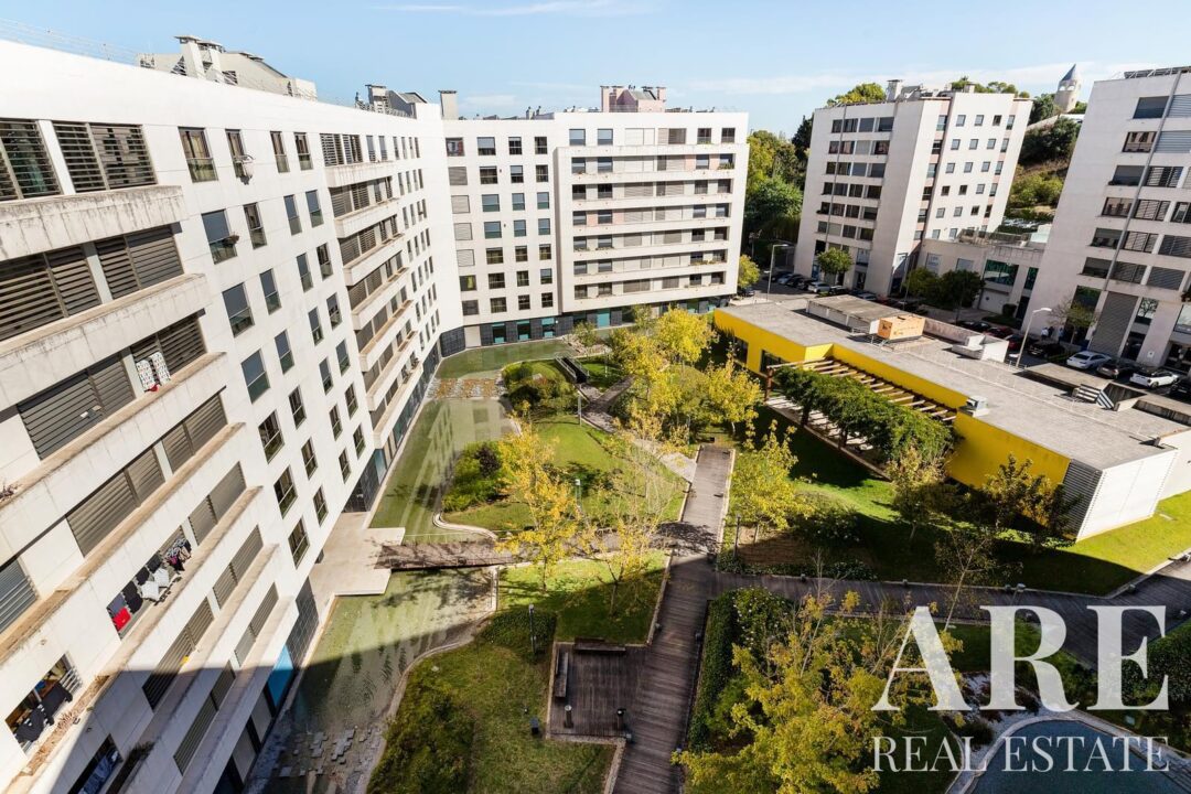 Apartment for sale in Alto dos Moinhos, Lisbon