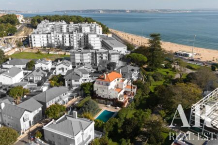 Villa for sale in Oeiras