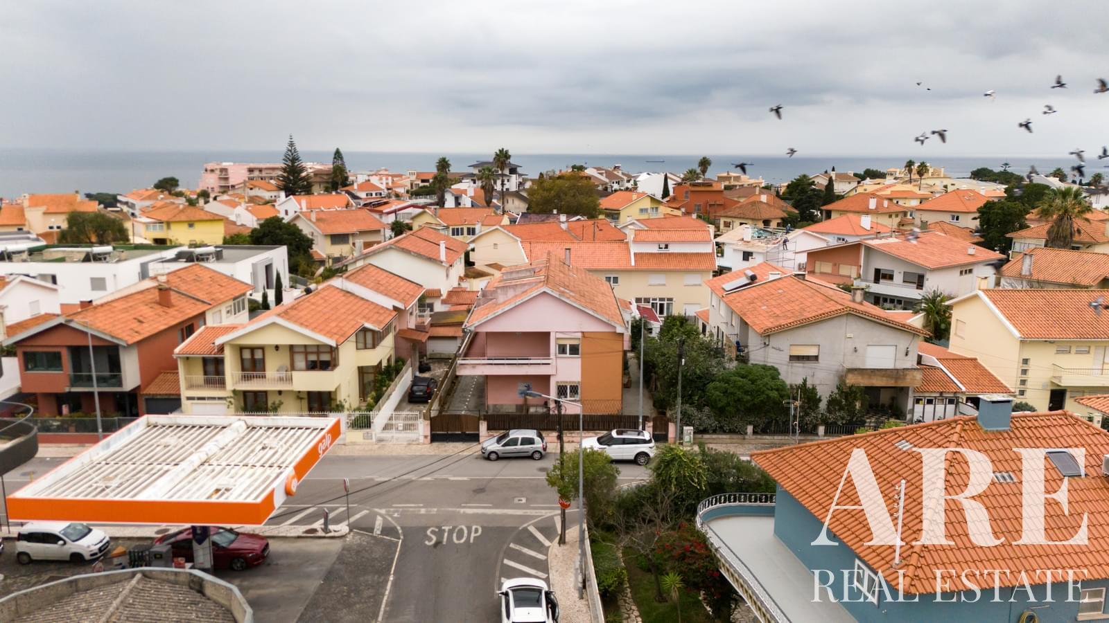 Villa for sale in Parede, Cascais