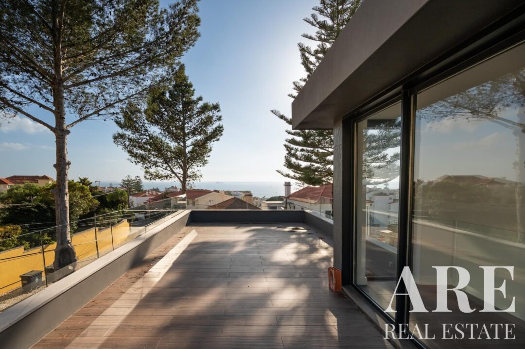 Villa for sale in São João do Estoril, Cascais