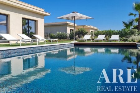 Villa for sale in Quinta de Faro, Faro, Algarve