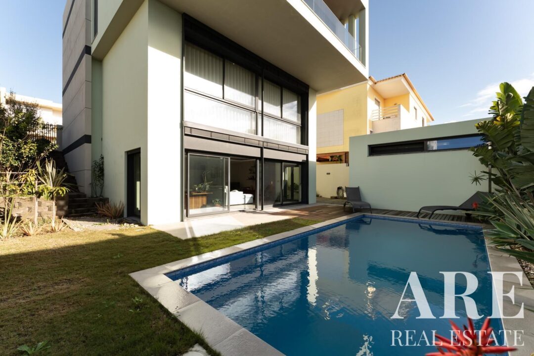 Villa for sale in Arneiro, Cascais