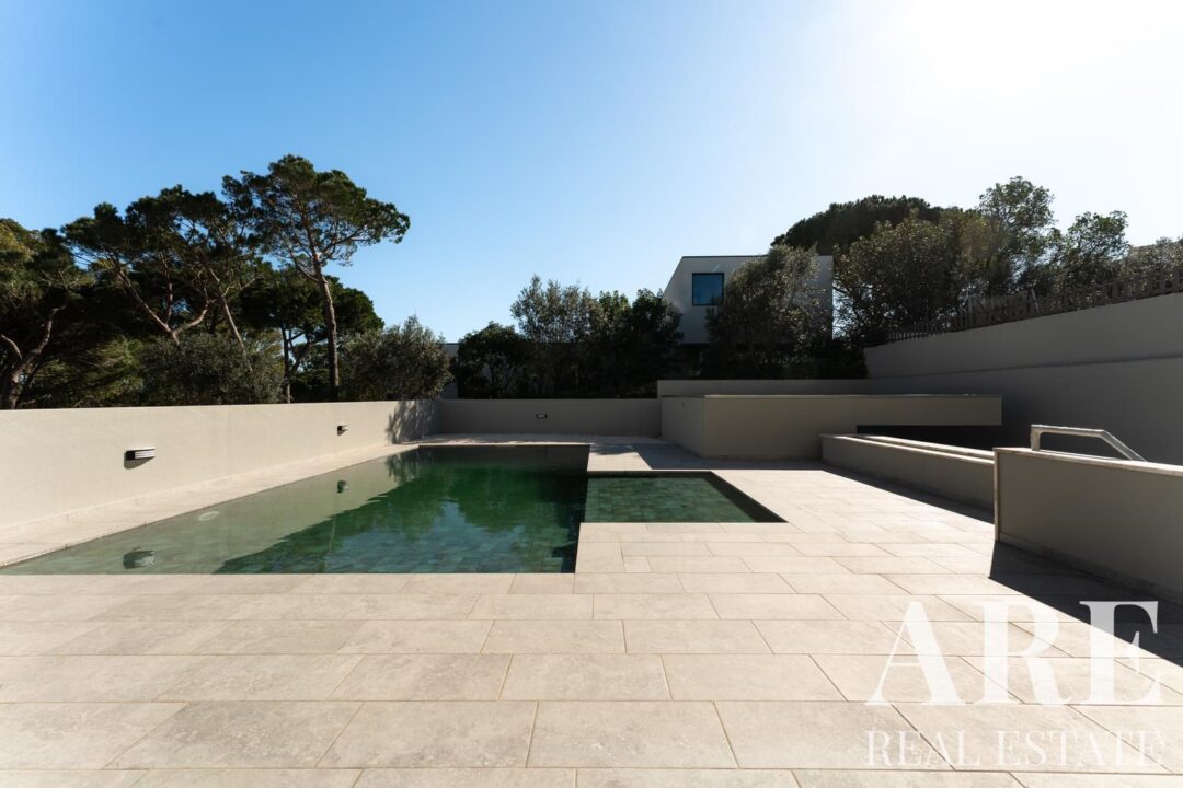Villa for sale in Leceia, Oeiras
