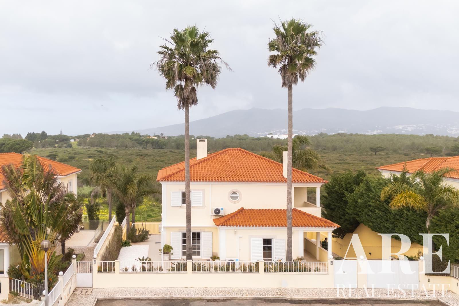 Villa for sale in Areia, Cascais