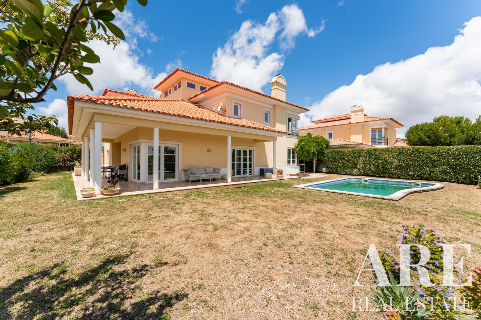 Villa for sale in Penha Longa, Sintra