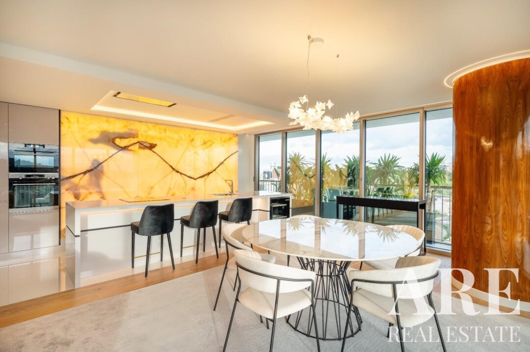 Apartment for sale in Campolide, Lisbon