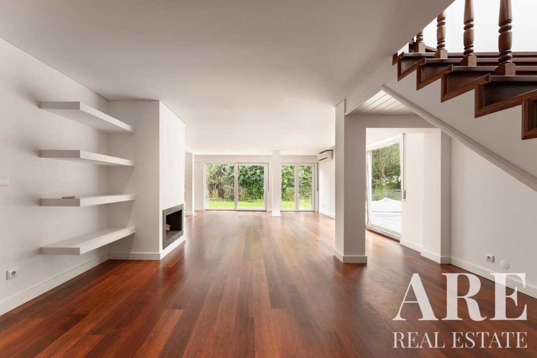 Villa for sale in Monte Estoril, Cascais